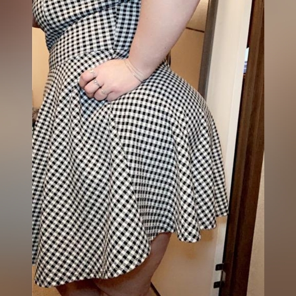 Meet your Posher, Bella - Picture 3 of 11